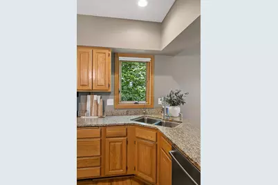 8879 Sylvan Ridge, Eden Prairie, MN 55347 - Photo 15