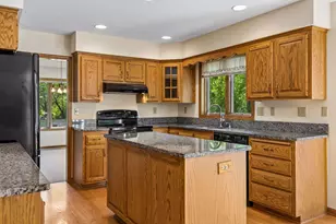 1933 Charlton St, West Saint Paul, MN 55118 - Photo 5