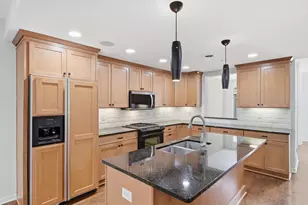 635 Willoughby Way W, Minnetonka, MN 55305 - Photo 5