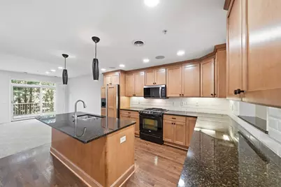 635 Willoughby Way W, Minnetonka, MN 55305 - Photo 3