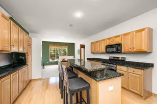 245 Luisa Ct, Chaska, MN 55318 - Photo 7