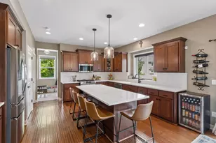 2109 Valley Creek Ln, Shakopee, MN 55379 - Photo 3