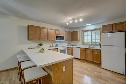 696 Monn Avenue, Vadnais Heights, MN 55127 - Photo 3