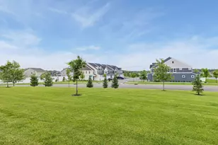 11276 Crestbury Dr, Woodbury, MN 55129 - Photo 25