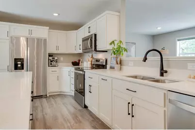 628 10th Avenue N, Fargo, ND 58102 - Photo 17