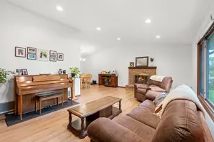 4382 Metcalf Dr, Eagan, MN 55122 - Photo 9