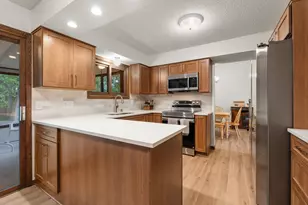 4382 Metcalf Dr, Eagan, MN 55122 - Photo 15