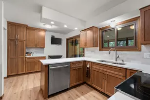 4382 Metcalf Dr, Eagan, MN 55122 - Photo 13