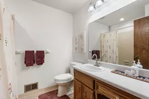 4382 Metcalf Dr, Eagan, MN 55122 - Photo 19