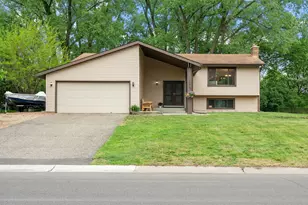 4382 Metcalf Dr, Eagan, MN 55122 - Photo 3