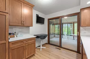 4382 Metcalf Dr, Eagan, MN 55122 - Photo 17