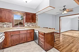 13229 Court Pl, Burnsville, MN 55337 - Photo 5