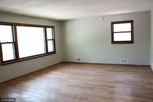 747 Tuscarora Ave, Saint Paul, MN 55102 - Photo 3