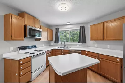2494 Wilshire Court, Mendota Heights, MN 55120 - Photo 9