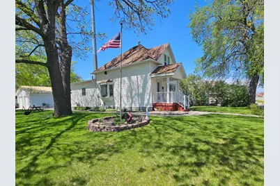 507 Atlantic Avenue, Thief River Falls, MN 56701 - Photo 1