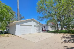 507 Atlantic Ave, Thief River Falls, MN 56701 - Photo 25