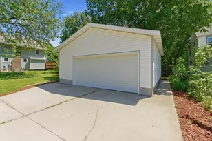 1035 E Main St, Mankato, MN 56001 - Photo 27