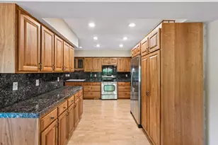 700 Spruce Dr, Hudson, WI 54016 - Photo 9