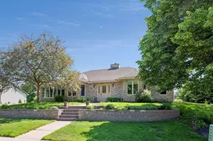 700 Spruce Dr, Hudson, WI 54016 - Photo 3