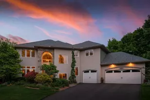 381 Del Rio Dr, Chanhassen, MN 55317 - Photo 3