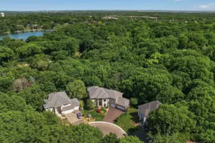 381 Del Rio Dr, Chanhassen, MN 55317 - Photo 17
