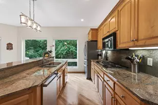 381 Del Rio Dr, Chanhassen, MN 55317 - Photo 27
