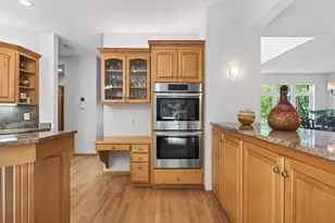 381 Del Rio Dr, Chanhassen, MN 55317 - Photo 33