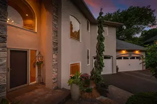 381 Del Rio Dr, Chanhassen, MN 55317 - Photo 25