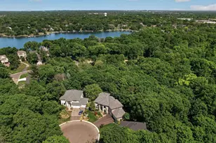 381 Del Rio Dr, Chanhassen, MN 55317 - Photo 3