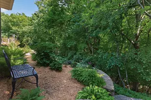 381 Del Rio Dr, Chanhassen, MN 55317 - Photo 89