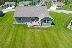 614 Dewberry Ln, Alexandria, MN 56308 - Photo 3