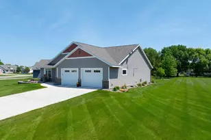 614 Dewberry Ln, Alexandria, MN 56308 - Photo 11