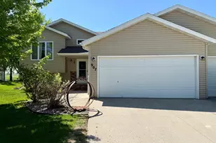 907 11th Ave SE, Barnesville, MN 56514 - Photo 1