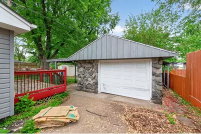 6607 46th Place N, Crystal, MN 55428 - Photo 3
