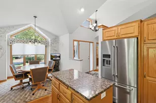 1887 Magnolia Ln N, Plymouth, MN 55441 - Photo 9