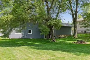 6919 Calgary Rd, Woodbury, MN 55125 - Photo 19