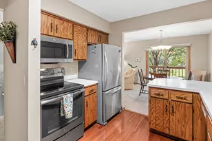 825 Martha Lake Ct, Shoreview, MN 55126 - Photo 5