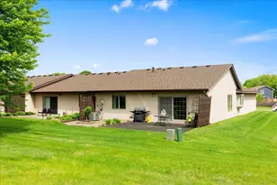 2084 Vierling Dr E, Shakopee, MN 55379 - Photo 7
