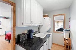 2084 Vierling Dr E, Shakopee, MN 55379 - Photo 17