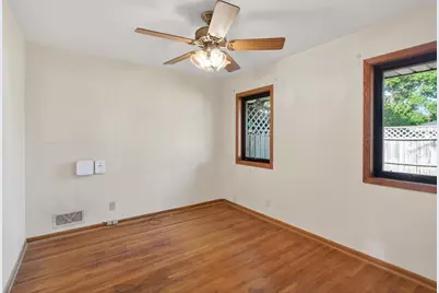 1502 Sherren Avenue E, Maplewood, MN 55109 - Photo 17