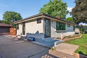 1502 Sherren Ave E, Maplewood, MN 55109 - Photo 3