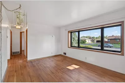 1502 Sherren Avenue E, Maplewood, MN 55109 - Photo 7