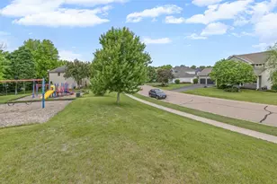 618 Tupelo Way, Chaska, MN 55318 - Photo 49