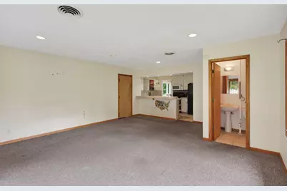 2071 Lindy Avenue, Roseville, MN 55113 - Photo 9