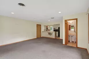 2071 Lindy Ave, Roseville, MN 55113 - Photo 9