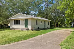 310 18th Ave SE, Cambridge, MN 55008 - Photo 1