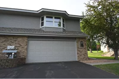 800 Buckingwood Court, Chanhassen, MN 55317 - Photo 1