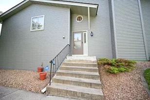 800 Buckingwood Ct, Chanhassen, MN 55317 - Photo 3