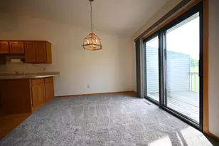 800 Buckingwood Ct, Chanhassen, MN 55317 - Photo 5