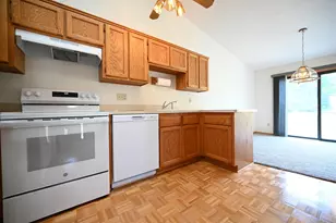 800 Buckingwood Ct, Chanhassen, MN 55317 - Photo 7